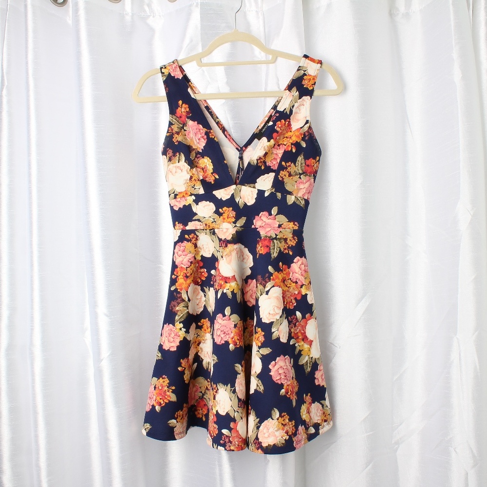 FOREVER 21 FLORAL SKATER DRESS
